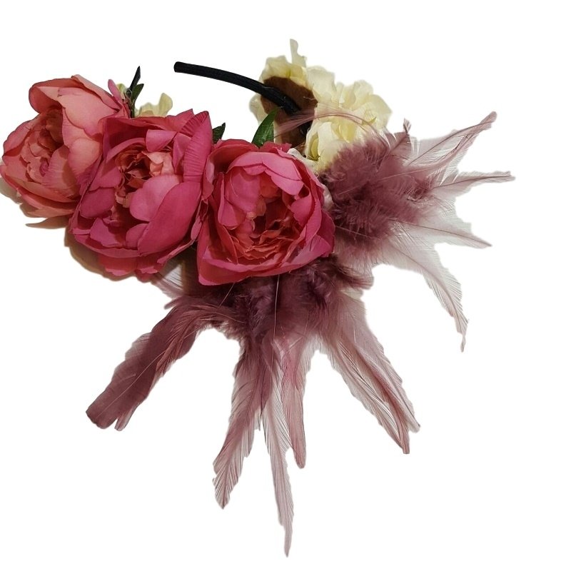 שושניתוש קשת פרחים ונוצות