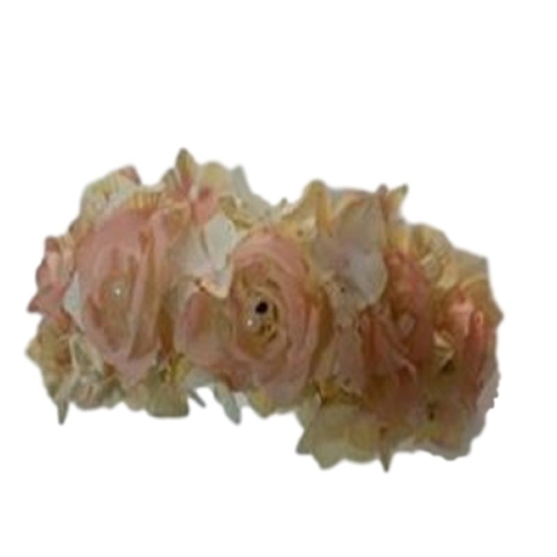 שושניתוש זר מלאכותי לראש אפרסקי